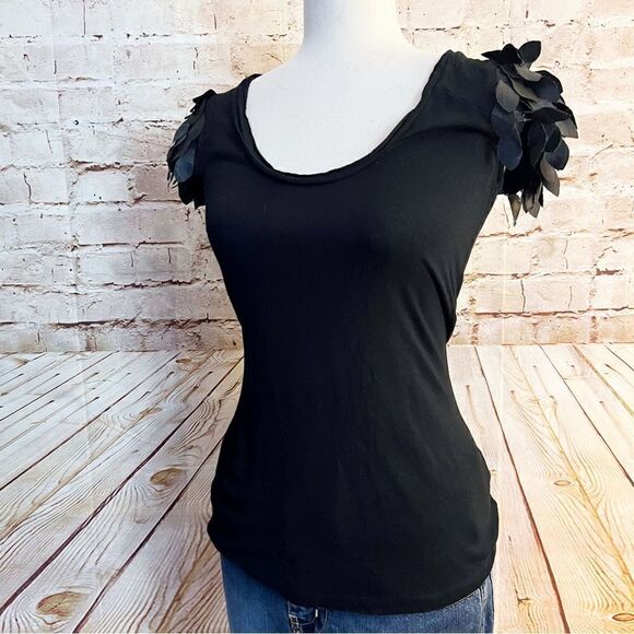 Kardashian Kollection flutter leaves t shirt - Picture 1 of 4
